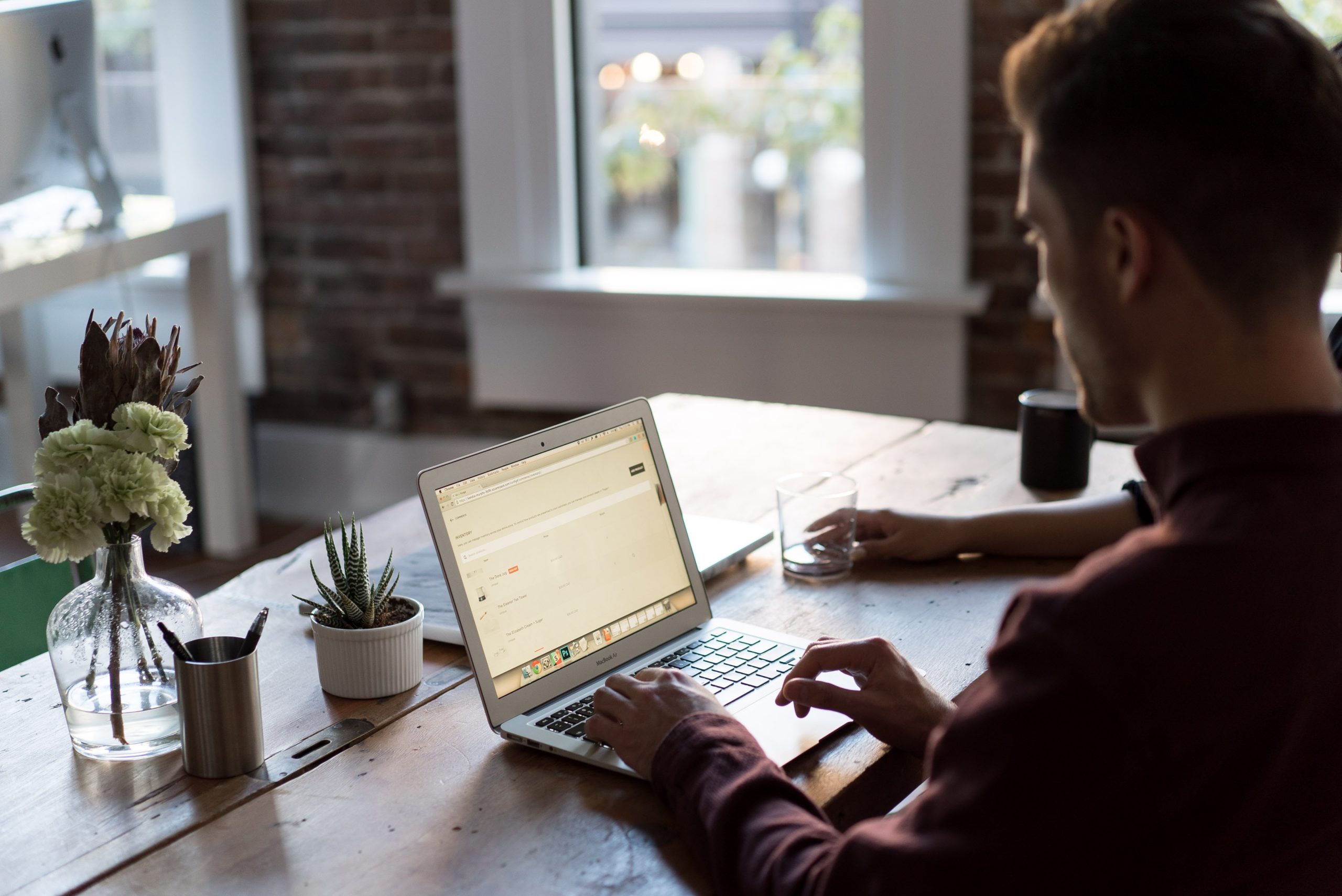 Read more about the article BrandCrowd Search Best Logos